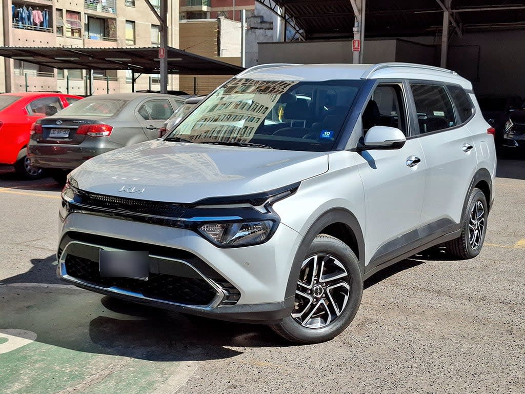 Kia Carens Ex 1.5 Aut año 2023
