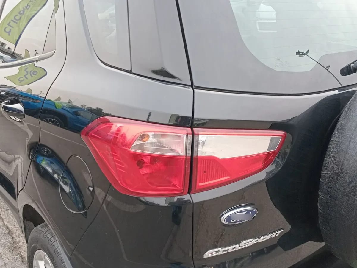 Ford Ecosport 1.5 Titanium 4x2 Mt 5p año 2022