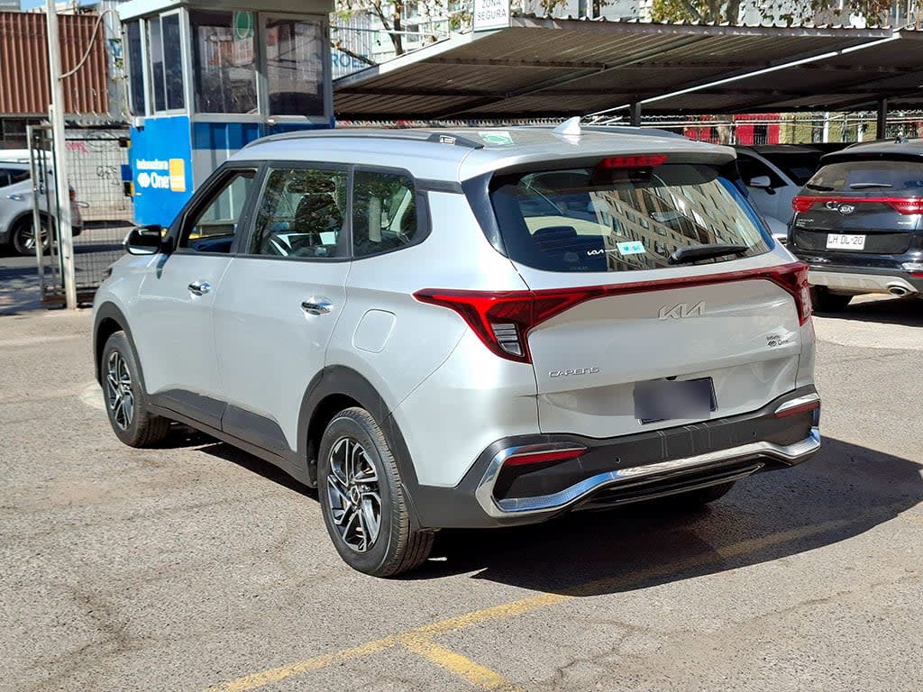 Kia Carens Ex 1.5 Aut año 2023