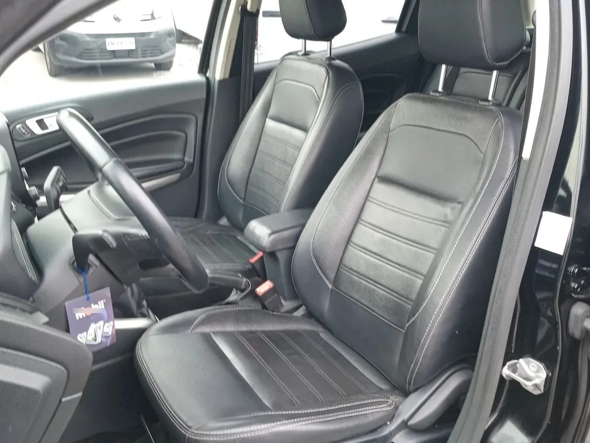 Ford Ecosport 1.5 Titanium 4x2 Mt 5p año 2022