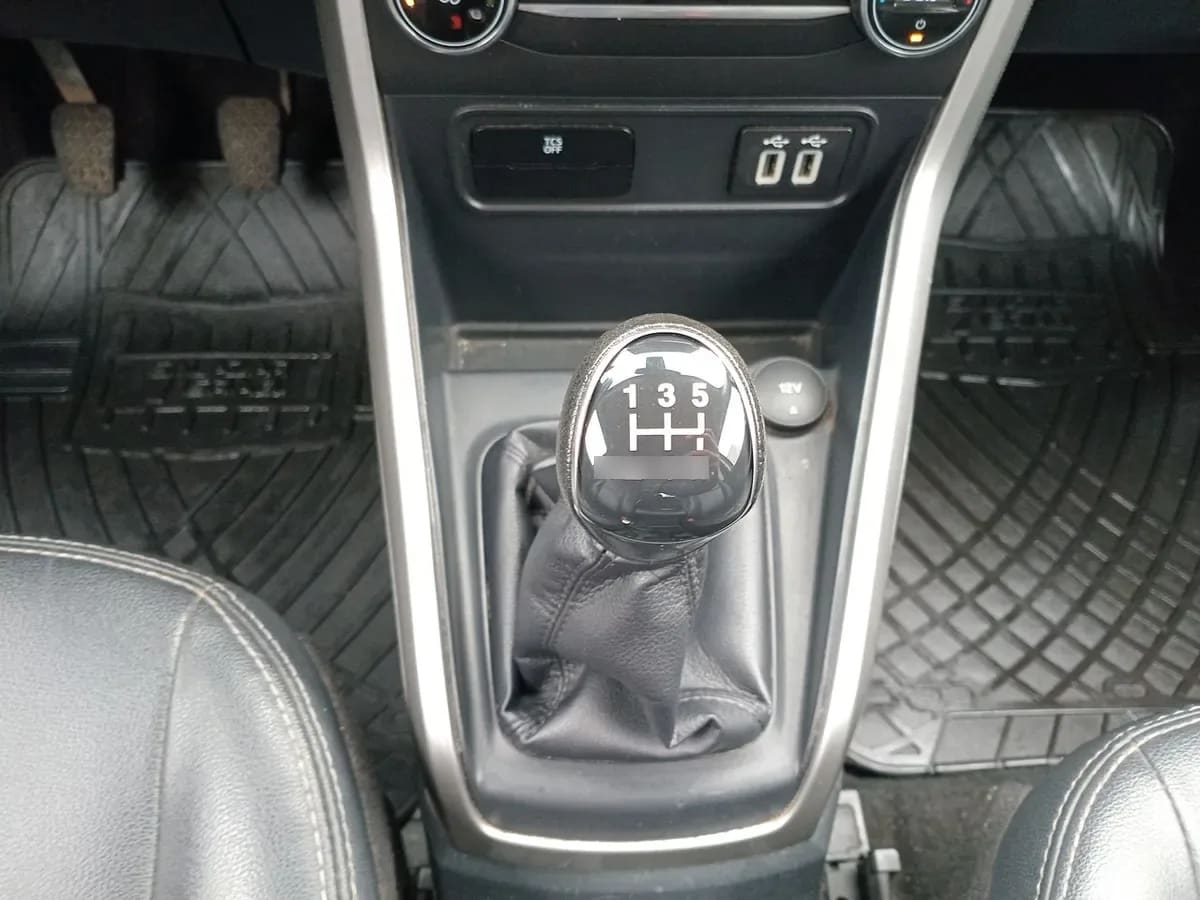 Ford Ecosport 1.5 Titanium 4x2 Mt 5p año 2022