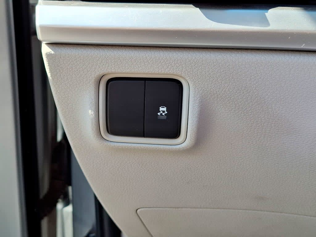 Kia Carens Ex 1.5 Aut año 2023