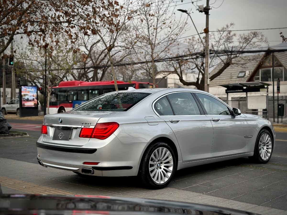 BMW 740 I año 2012
