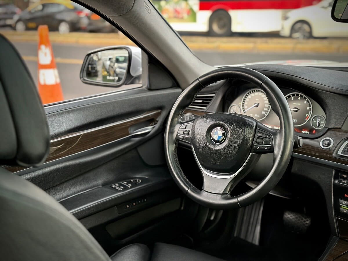 BMW 740 I año 2012