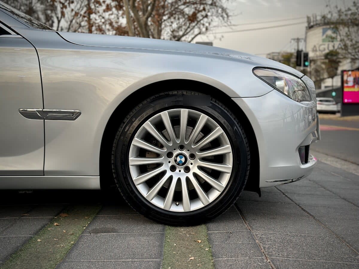 BMW 740 I año 2012