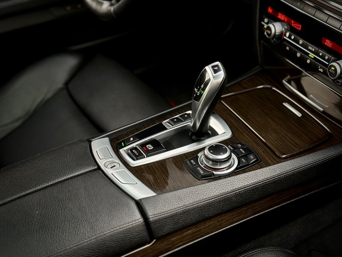 BMW 740 I año 2012