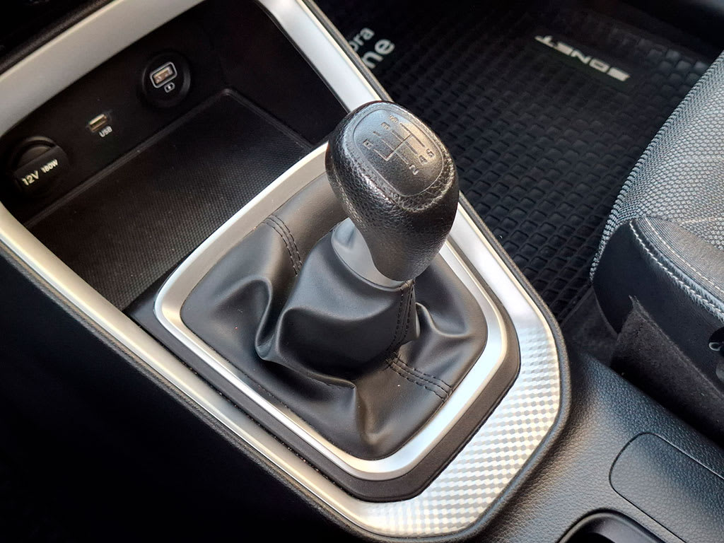 Kia Sonet Ex 1.5l 6mt Acc Plus año 2023