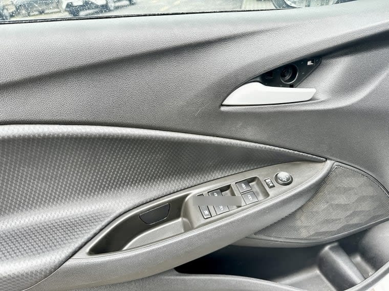 Chevrolet Onix Hb 1.0t Ltz Mt año 2025