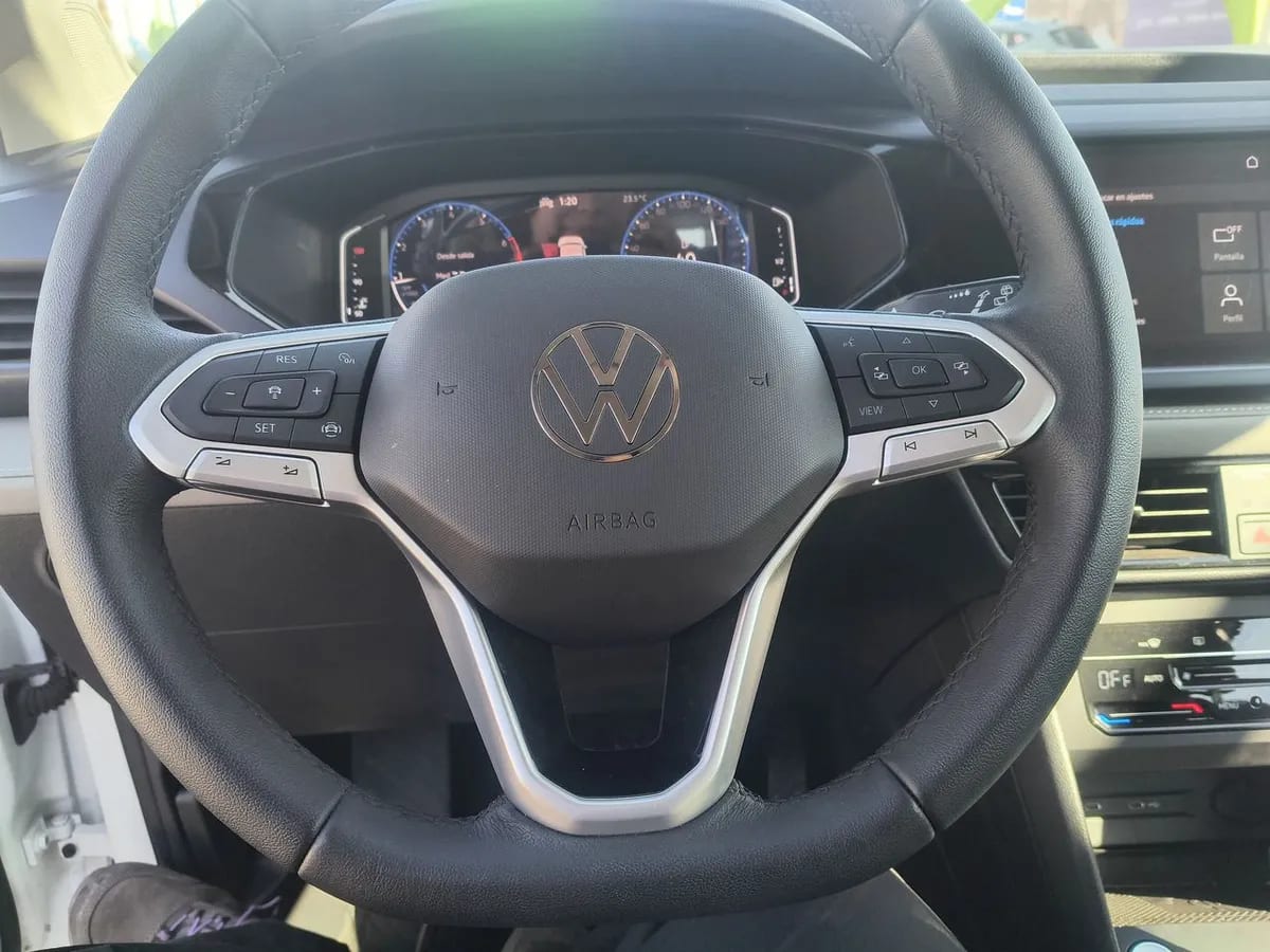 Volkswagen Taos 1.4 Tsi Comfortline 4x2 At 5p año 2026