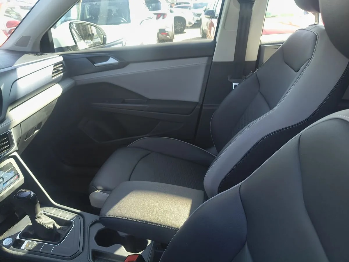 Volkswagen Taos 1.4 Tsi Comfortline 4x2 At 5p año 2026