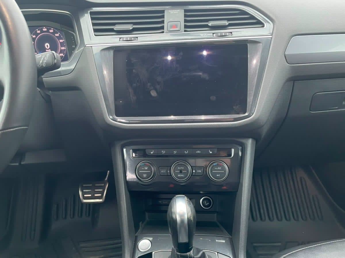 Volkswagen Tiguan R-Line 4x4 2.0 año 2022