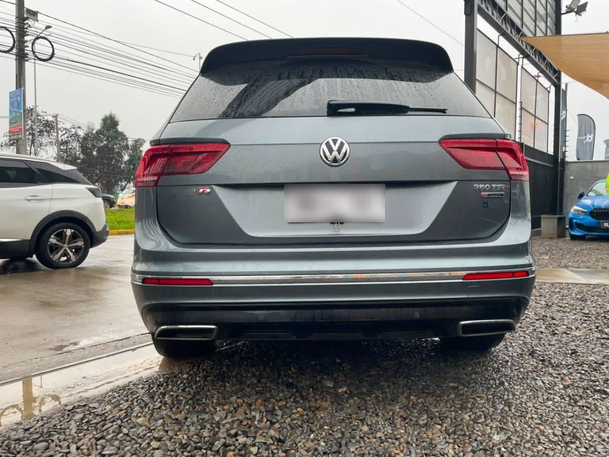 Volkswagen Tiguan R-Line 4x4 2.0 año 2022