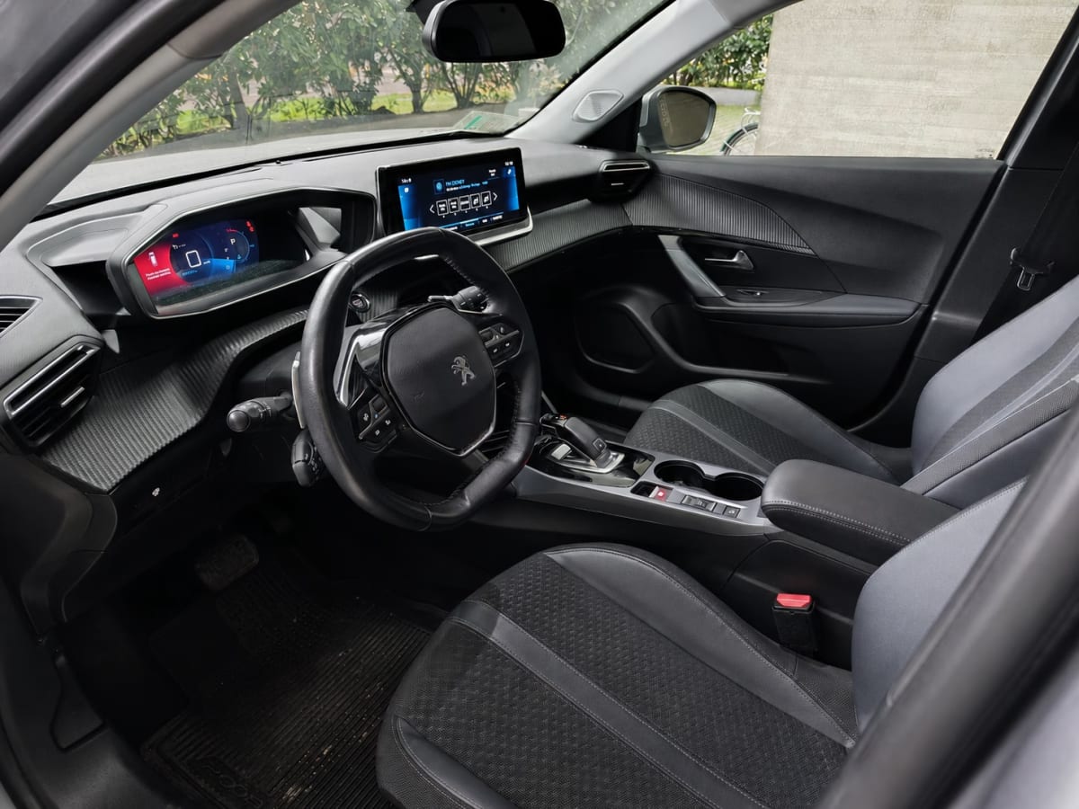 Peugeot 2008 Allure Puretech año 2021