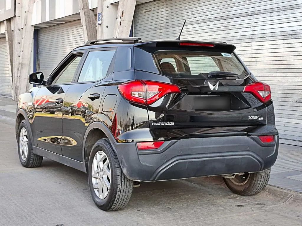Mahindra Xuv 300 1.2t Comfort 4x2 Mt 5p año 2025