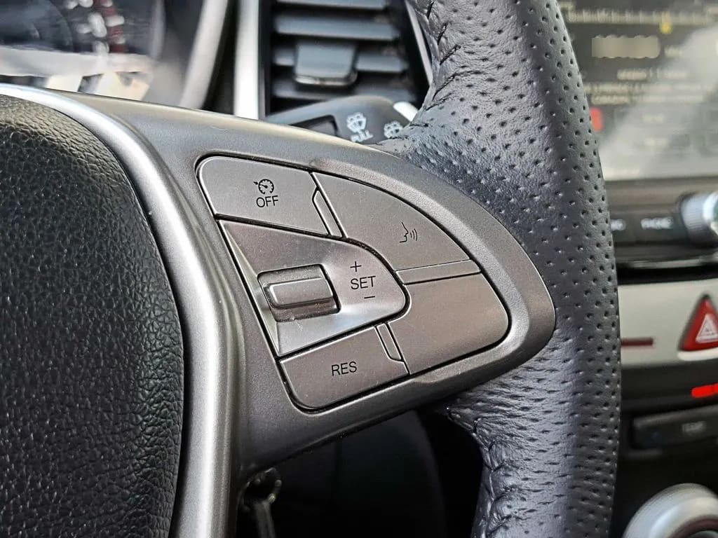 Mahindra Xuv 300 1.2t Comfort 4x2 Mt 5p año 2025