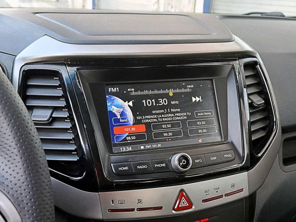 Mahindra Xuv 300 1.2t Comfort 4x2 Mt 5p año 2025