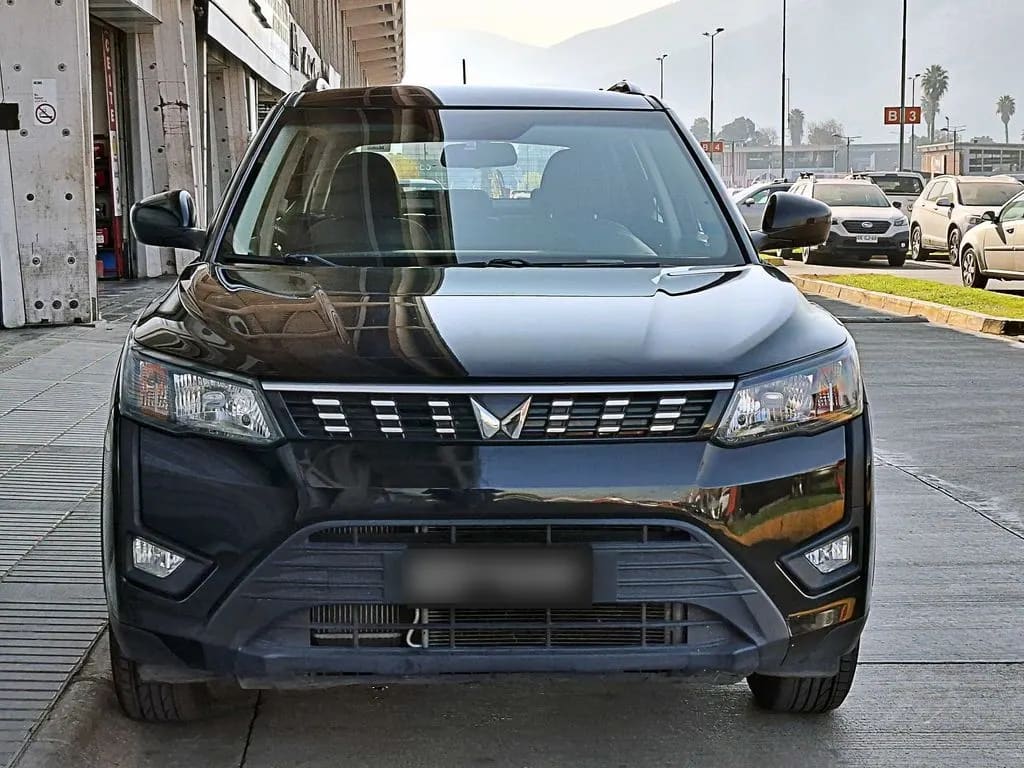 Mahindra Xuv 300 1.2t Comfort 4x2 Mt 5p año 2025