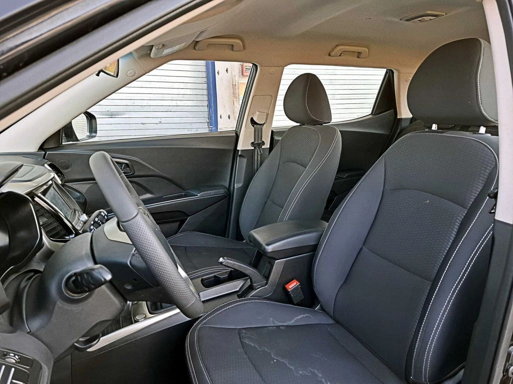 Mahindra Xuv 300 1.2t Comfort 4x2 Mt 5p año 2025