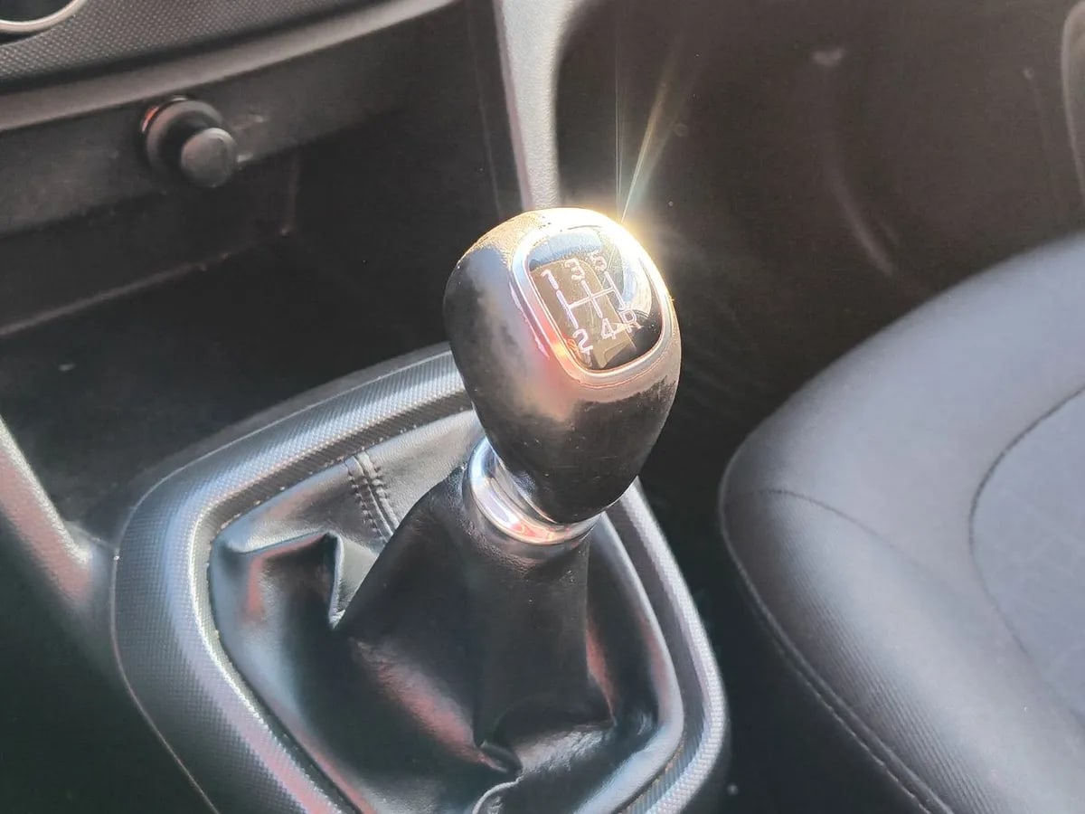 Hyundai Grand I10 1.2l Gls Full 4x2 Abs Ac 2ab 5mt 4p año 2019
