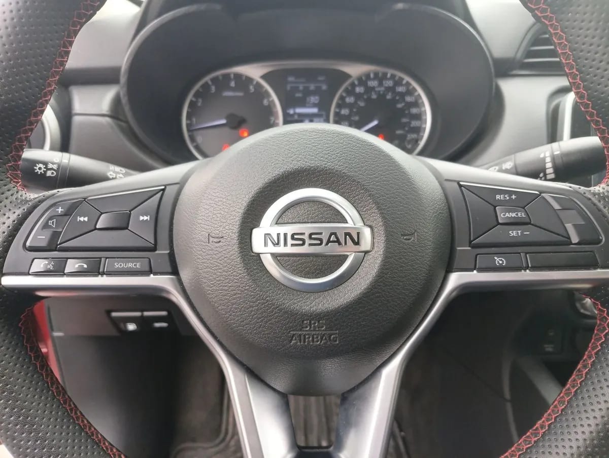 Nissan Versa 1.6 Sense 4x2 Radio Touch Mt 4p año 2023