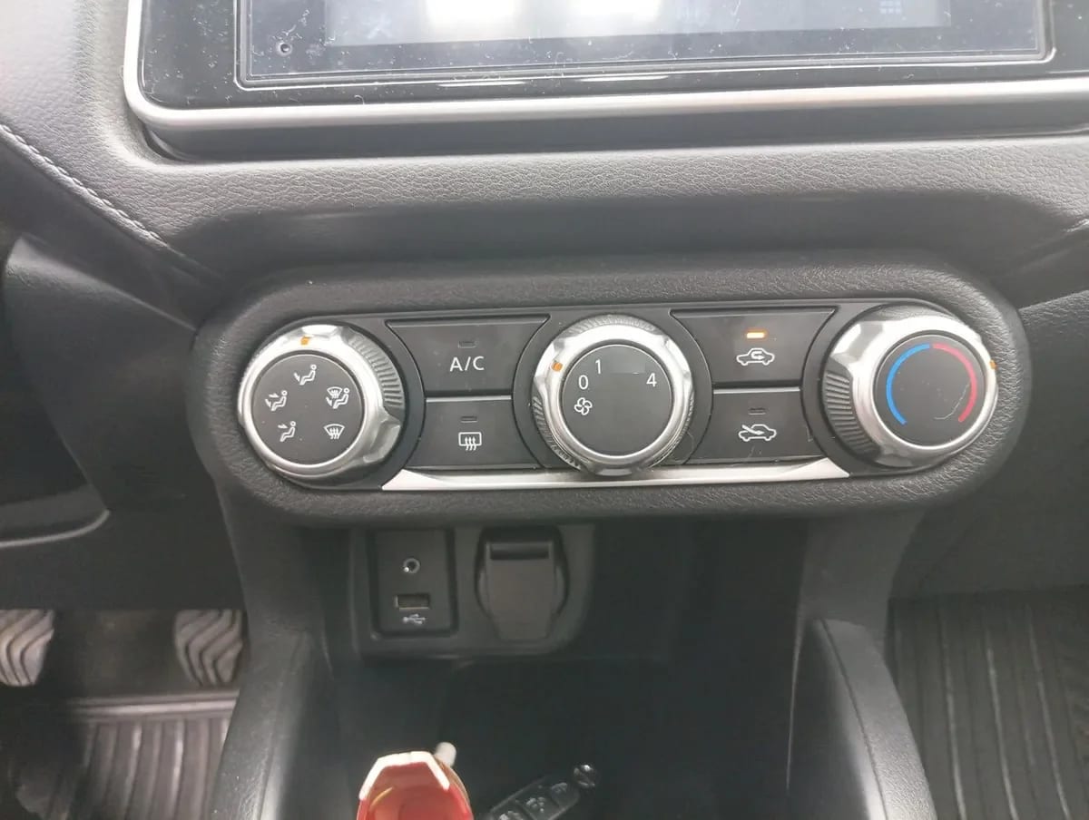 Nissan Versa 1.6 Sense 4x2 Radio Touch Mt 4p año 2023