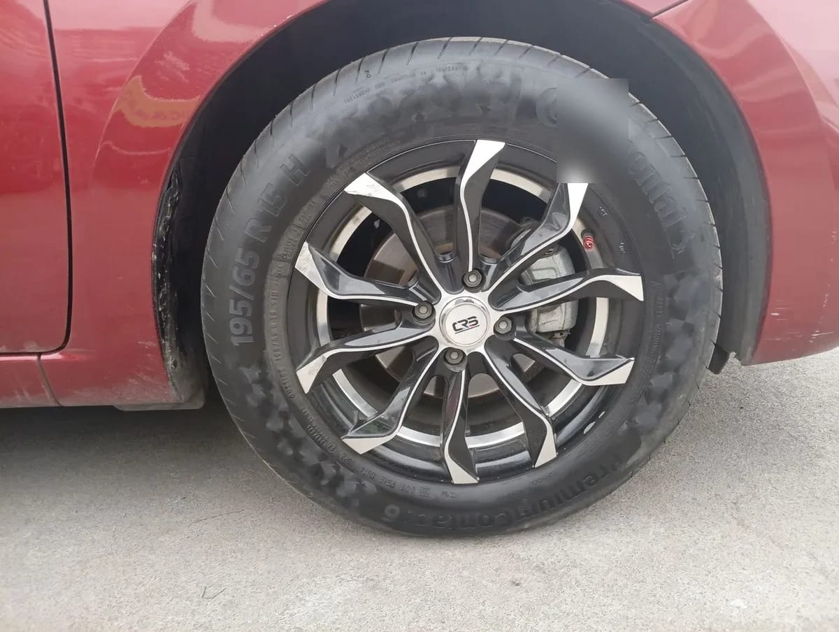 Nissan Versa 1.6 Sense 4x2 Radio Touch Mt 4p año 2023