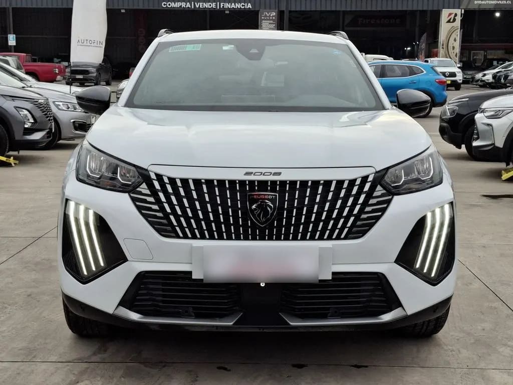 Peugeot 2008 Allure 130 1.2 At año 2024
