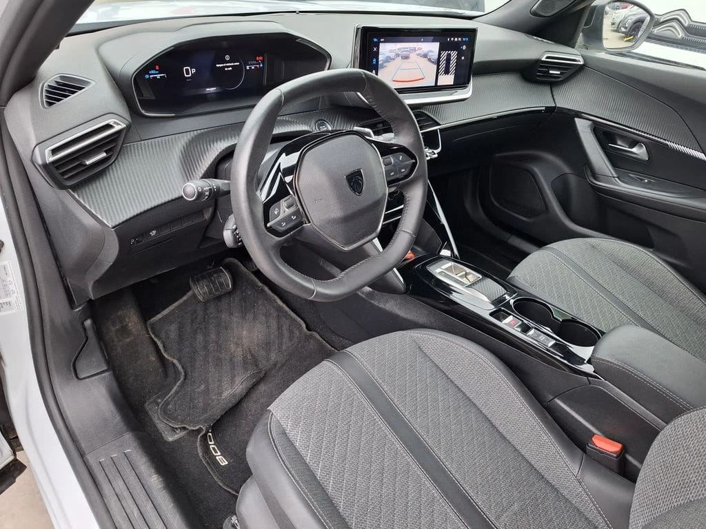 Peugeot 2008 Allure 130 1.2 At año 2024