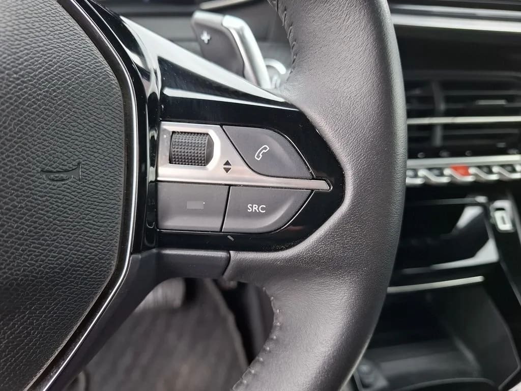Peugeot 2008 Allure 130 1.2 At año 2024