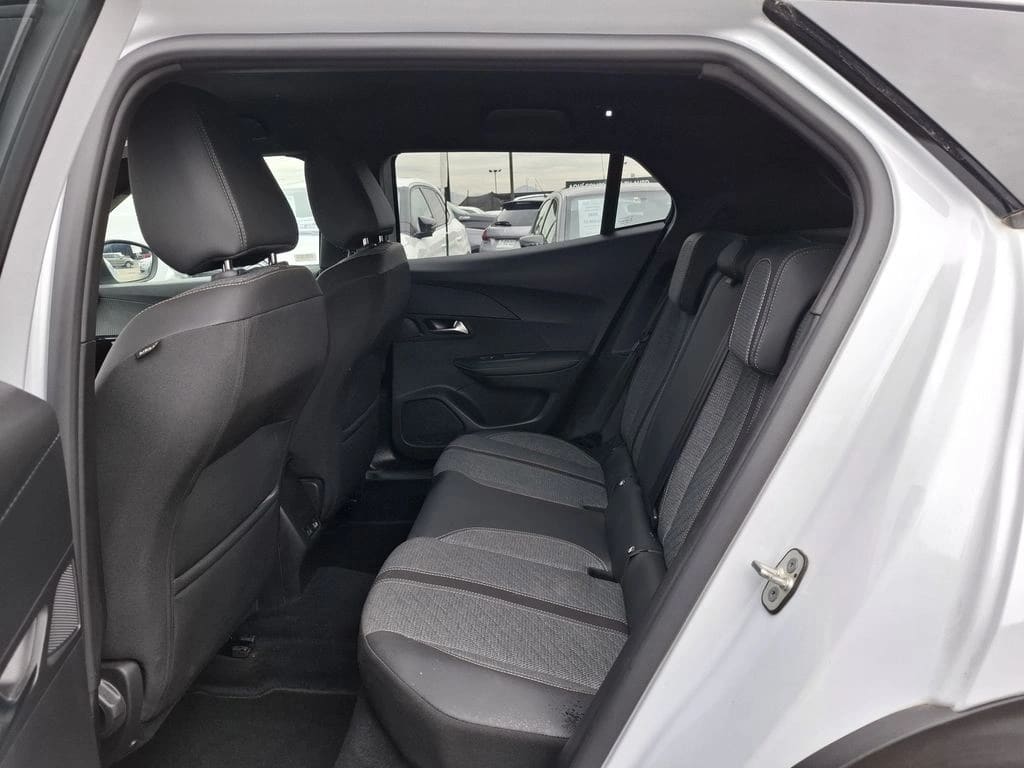 Peugeot 2008 Allure 130 1.2 At año 2024