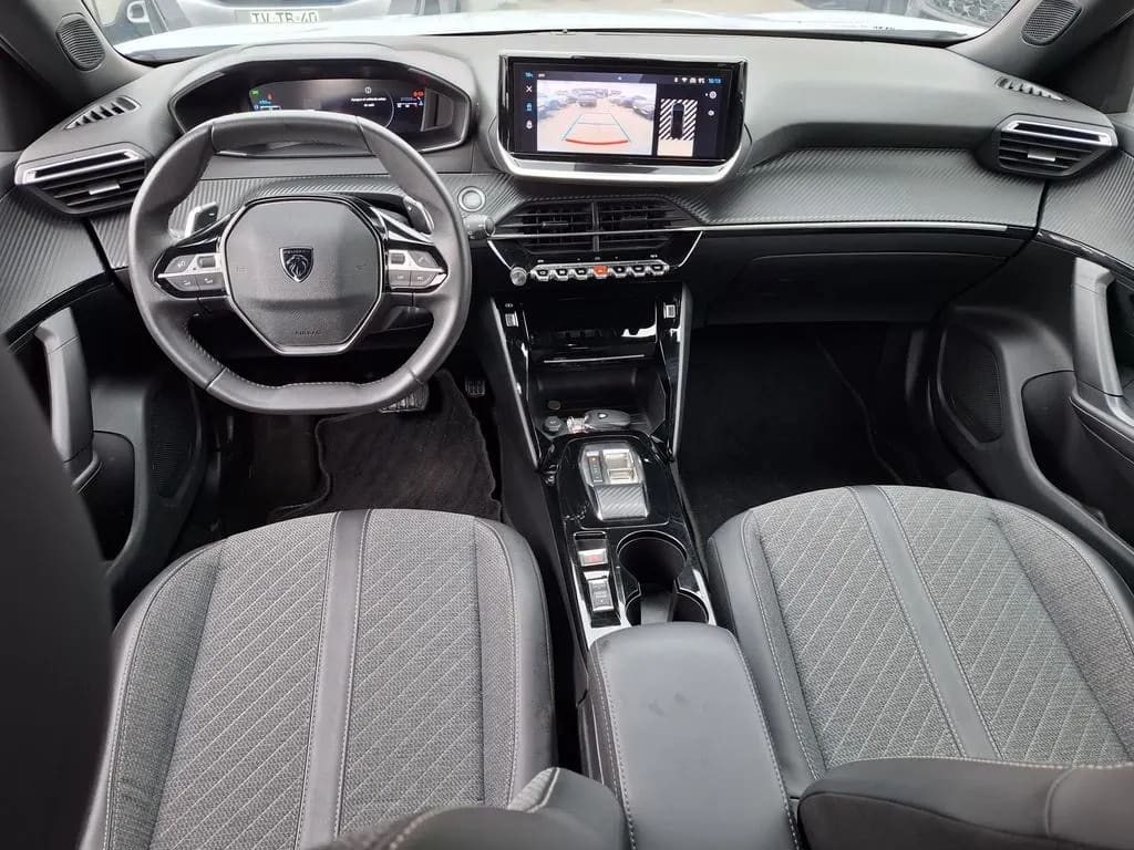 Peugeot 2008 Allure 130 1.2 At año 2024