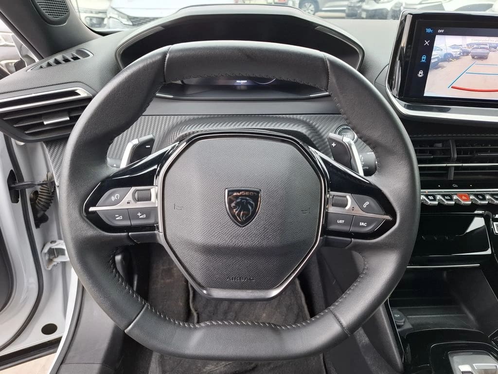 Peugeot 2008 Allure 130 1.2 At año 2024