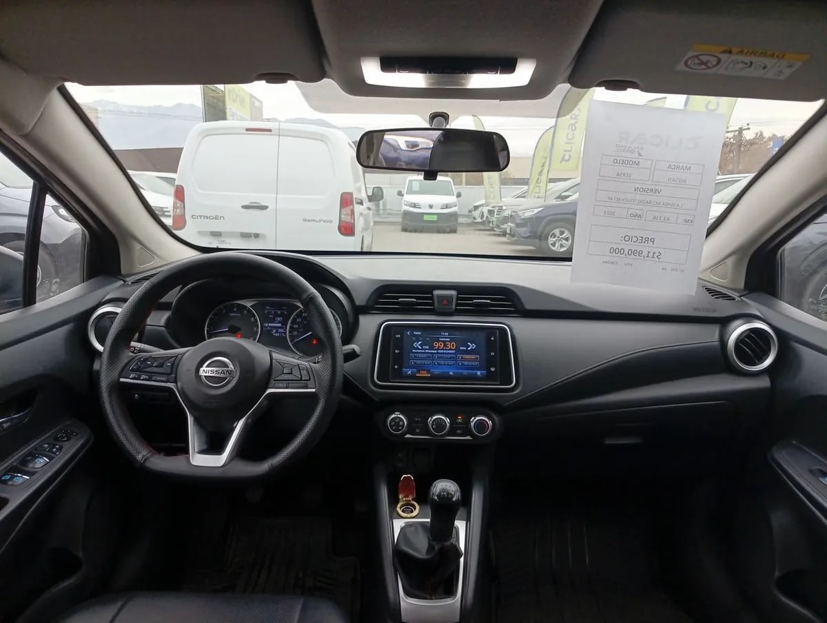 Nissan Versa 1.6 Sense 4x2 Radio Touch Mt 4p año 2023