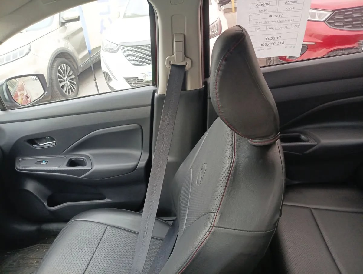 Nissan Versa 1.6 Sense 4x2 Radio Touch Mt 4p año 2023