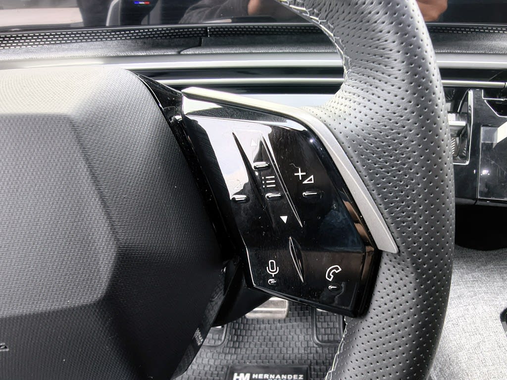 Peugeot 5008 1.2 Gt Mhev 4x2 136 Edct At 5p año 2025