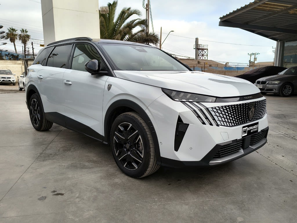 Peugeot 5008 1.2 Gt Mhev 4x2 136 Edct At 5p año 2025