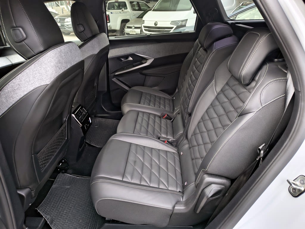 Peugeot 5008 1.2 Gt Mhev 4x2 136 Edct At 5p año 2025