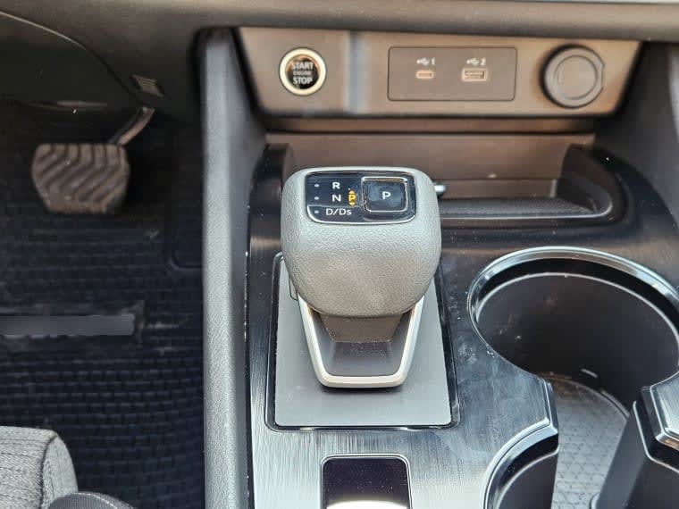Nissan X-Trail 2.5 Sense 3row At año 2024