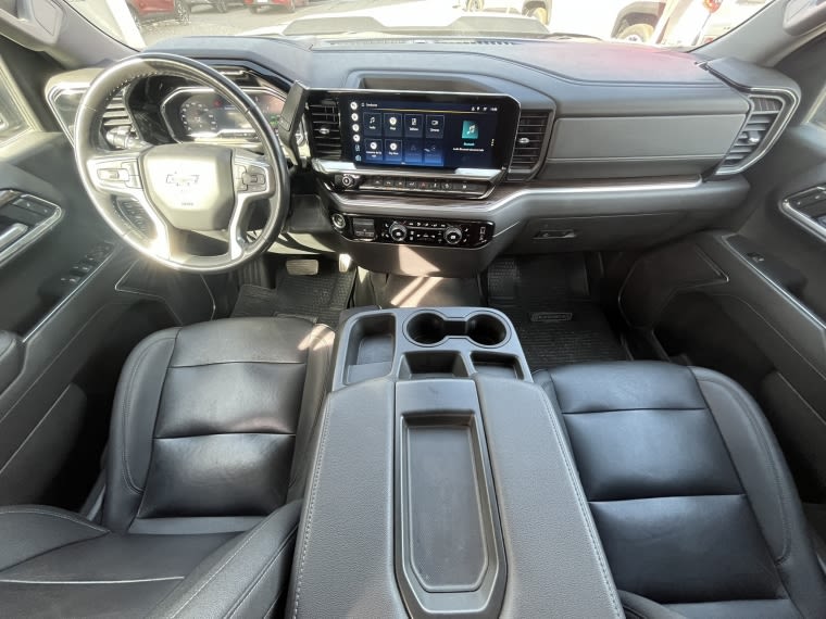Chevrolet Silverado Tb 4wd 5.3 año 2023