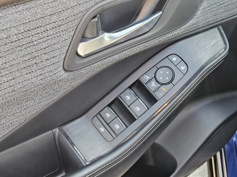 Nissan X-Trail 2.5 Sense 3row At año 2024