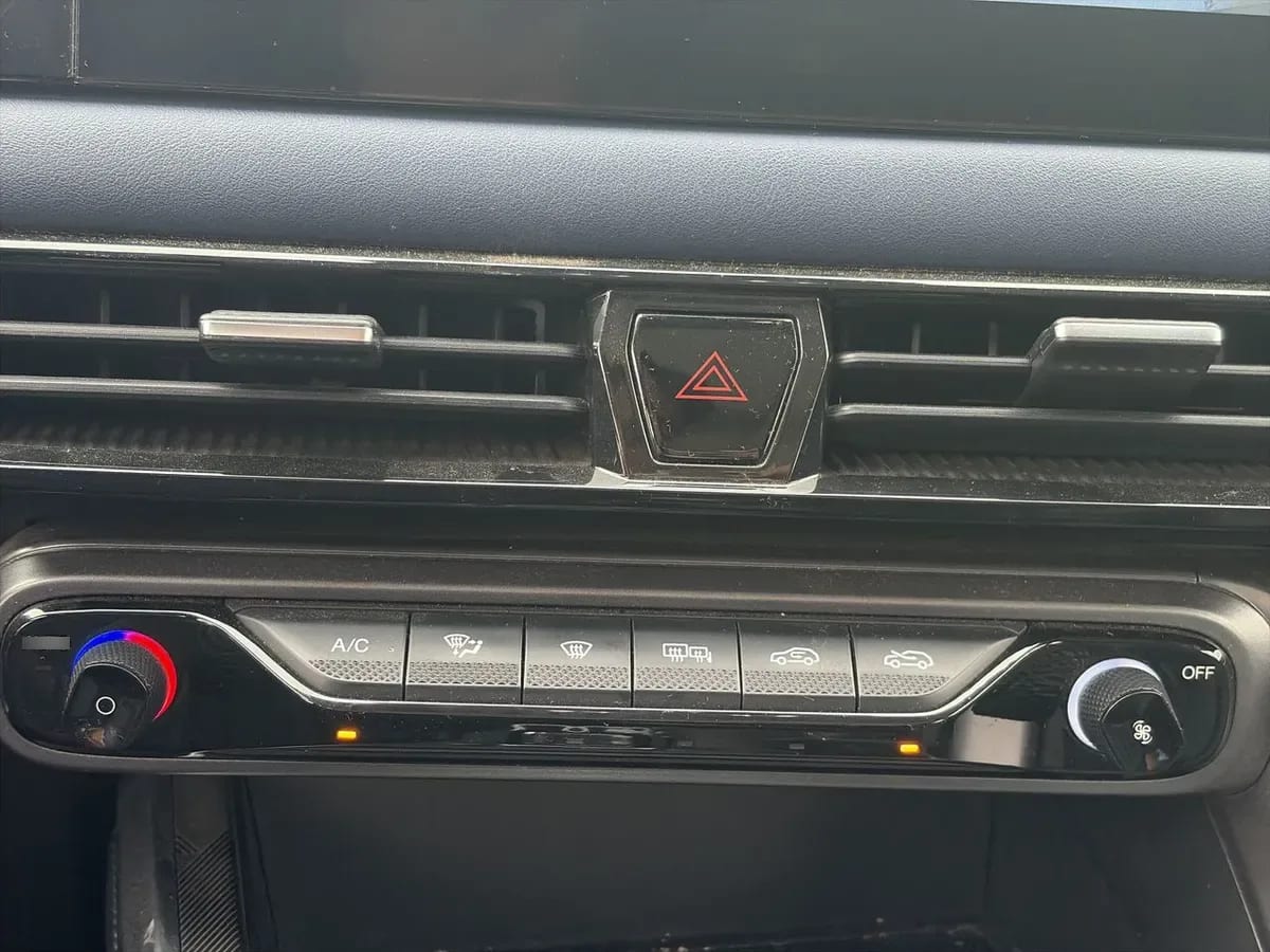 GAC Emzoom 1.5t Gl R-Style 4x2 At 5p año 2025