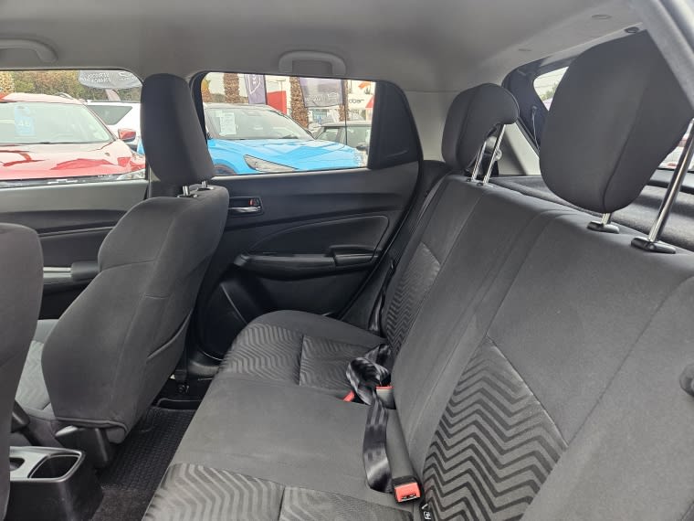 Suzuki Swift Glx 1.2 Mt año 2023