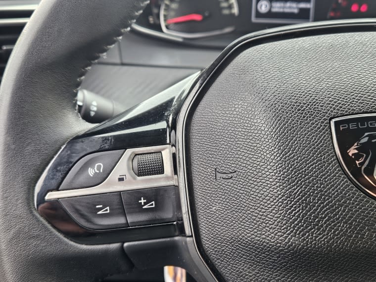 Peugeot 208 Active Puretech 100 Mt año 2025