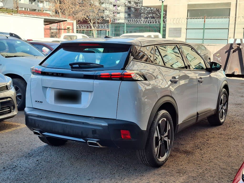 Peugeot 2008 Active 130 1.2 Mt año 2025