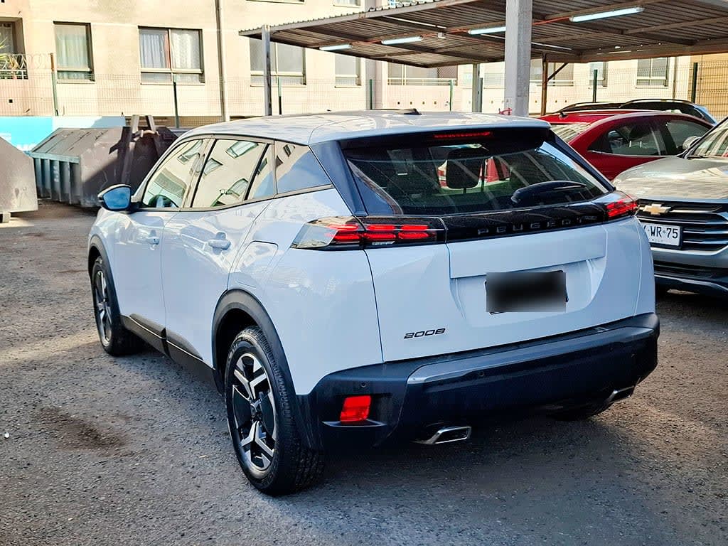 Peugeot 2008 Active 130 1.2 Mt año 2025