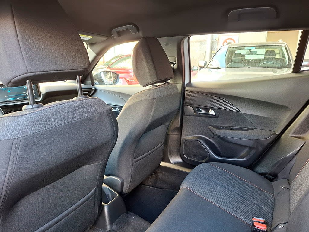 Peugeot 2008 Active 130 1.2 Mt año 2025