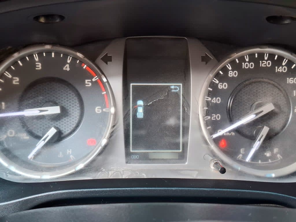 Toyota Hilux D Cab Dx 4x4 2.4 año 2023
