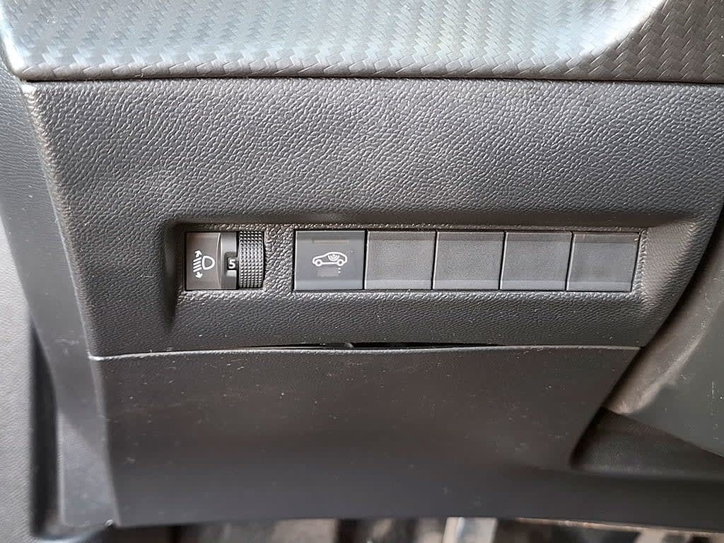 Peugeot 2008 Active 130 1.2 Mt año 2025