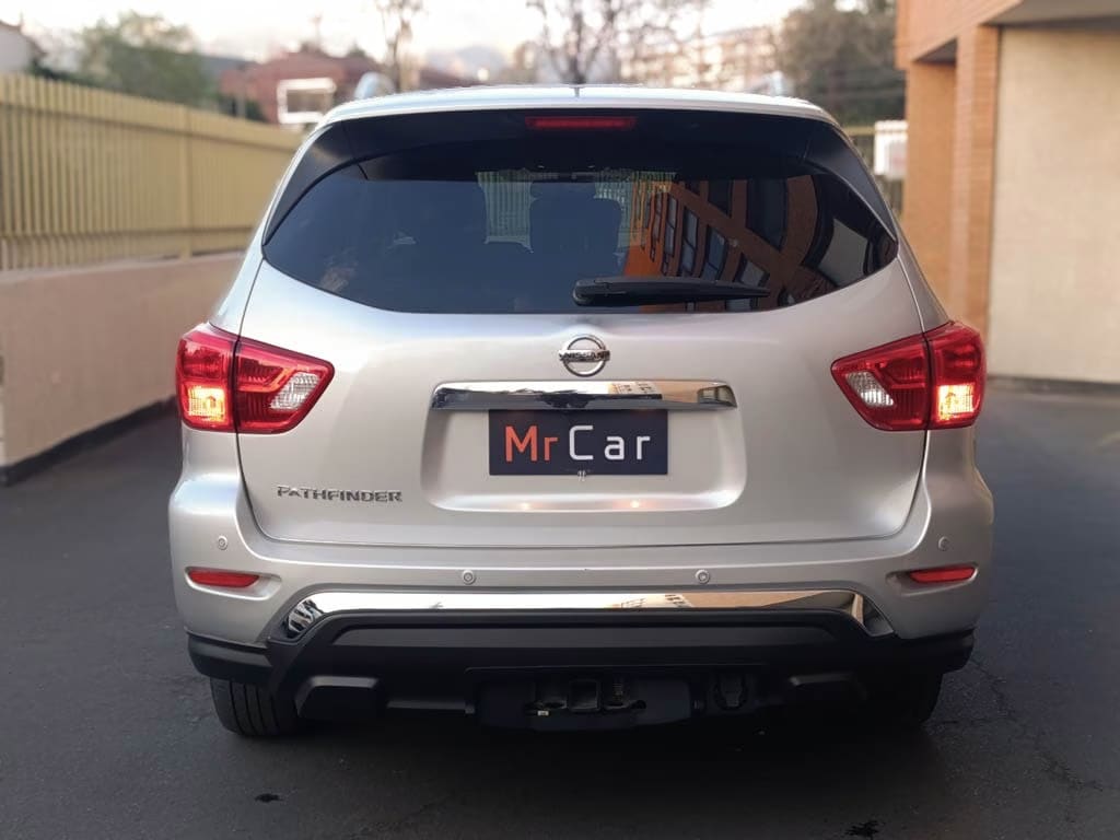 Nissan Pathfinder Exclusive 4x4 año 2018
