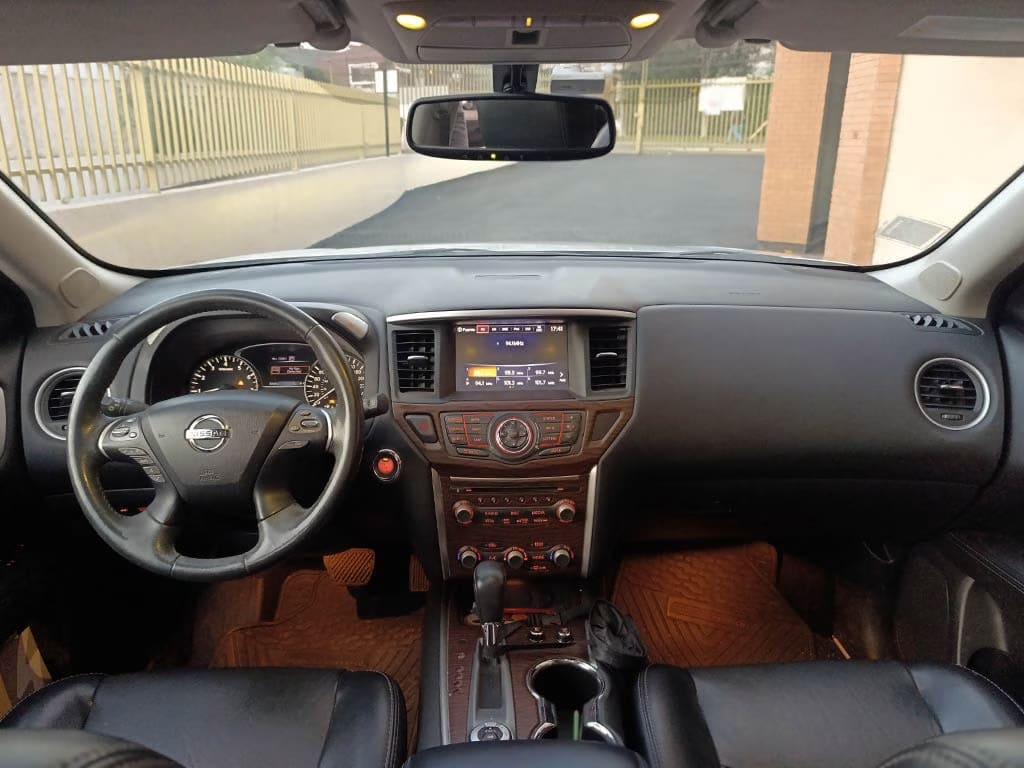 Nissan Pathfinder Exclusive 4x4 año 2018